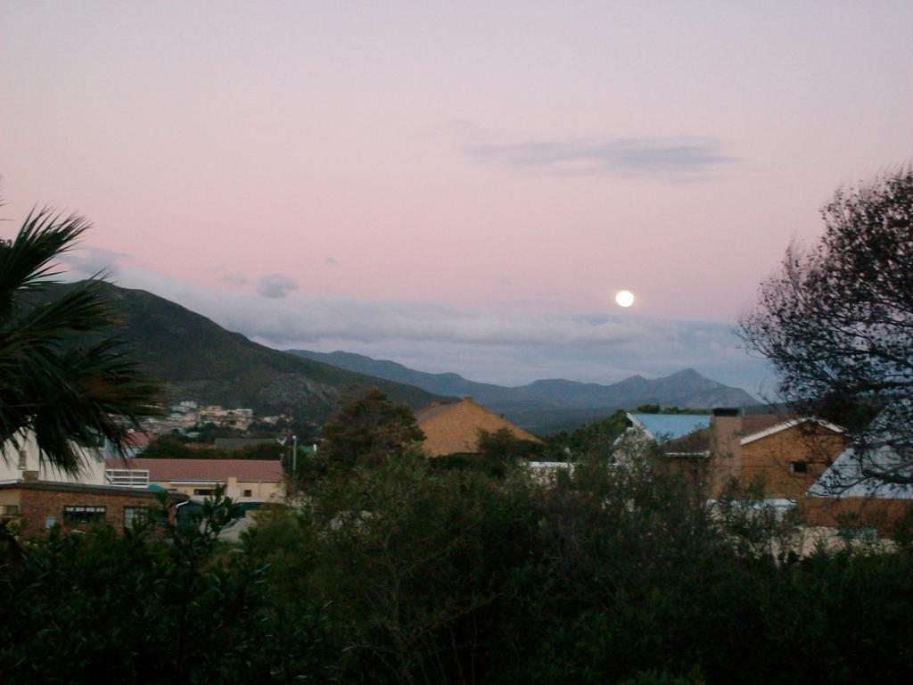 Haven Of Peace And Garden Cottage Hermanus Dış mekan fotoğraf